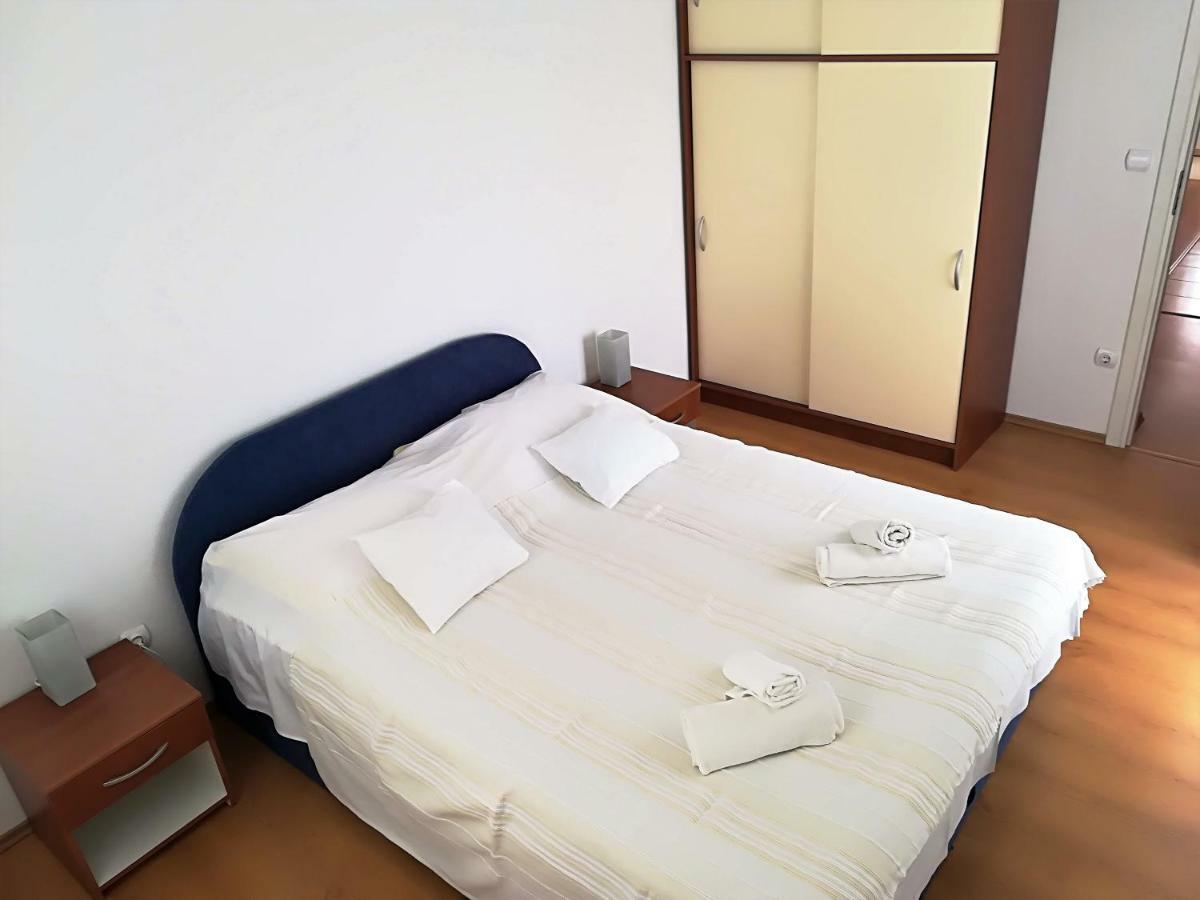Apartman Rosanda Premuda Exterior photo